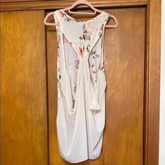 Painted Threads NWT Asymmetrical Pink Cream Floral Tank Top Draped Back - M - Picture 2 of 8